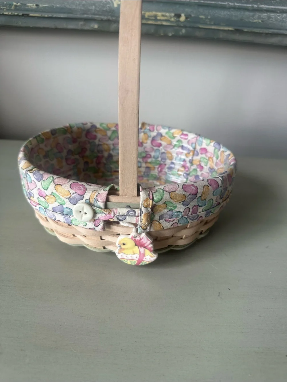 Longaberger 2002 white wash wasted basket with green jelly bean liner protector